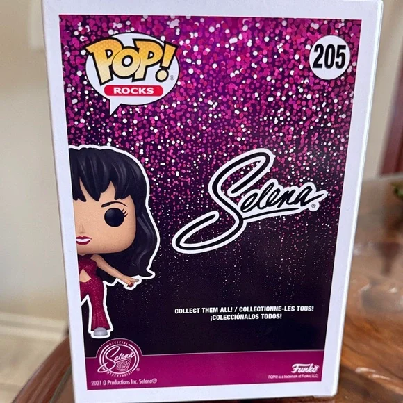 Funko Pop Selena in Sparkling Red Outfit - Picture 7 of 9